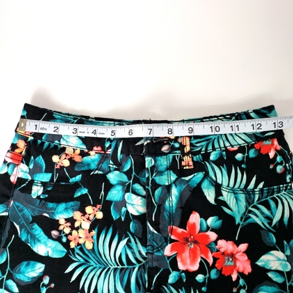 So Heritage Hawaiian Floral Print Shorts Size 5 - Picture 4 of 5